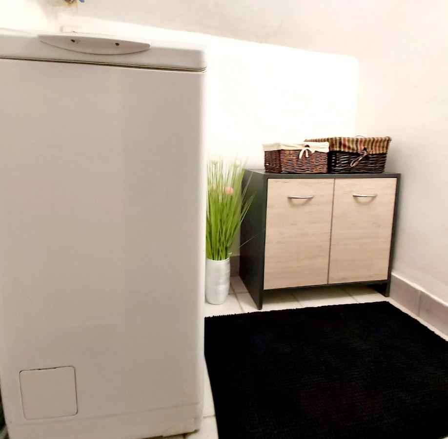 Nora Studio Apartman - Eger Apartment Екстериор снимка