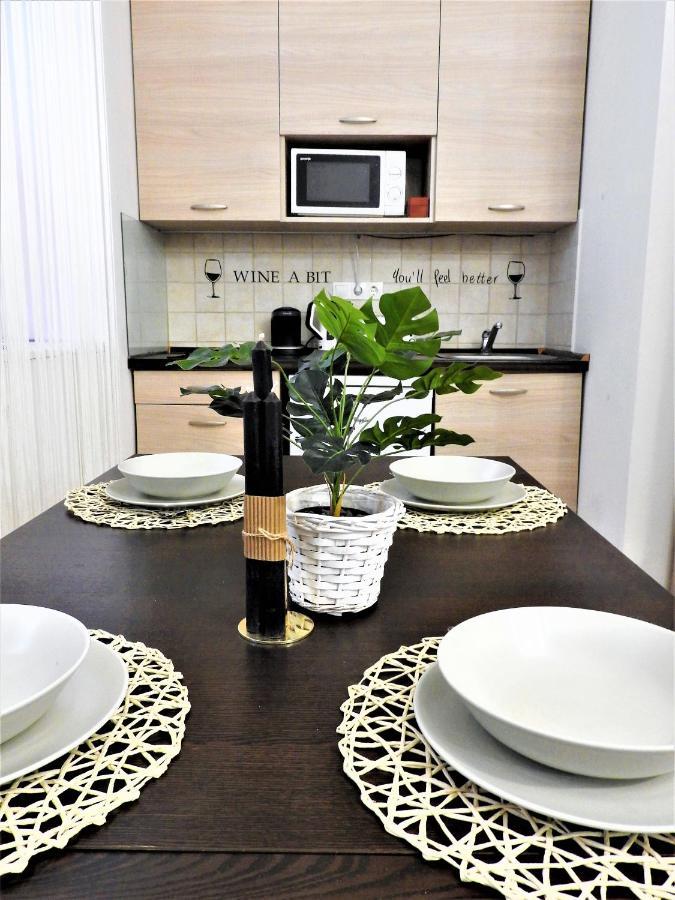 Nora Studio Apartman - Eger Apartment Екстериор снимка