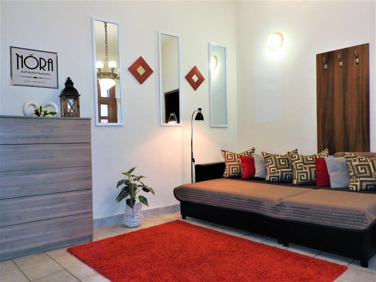 Nora Studio Apartman - Eger Apartment Екстериор снимка