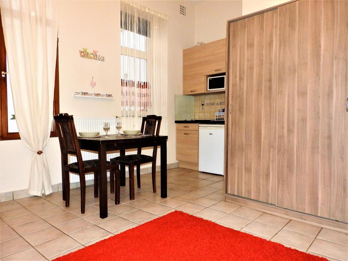 Nora Studio Apartman - Eger Apartment Екстериор снимка