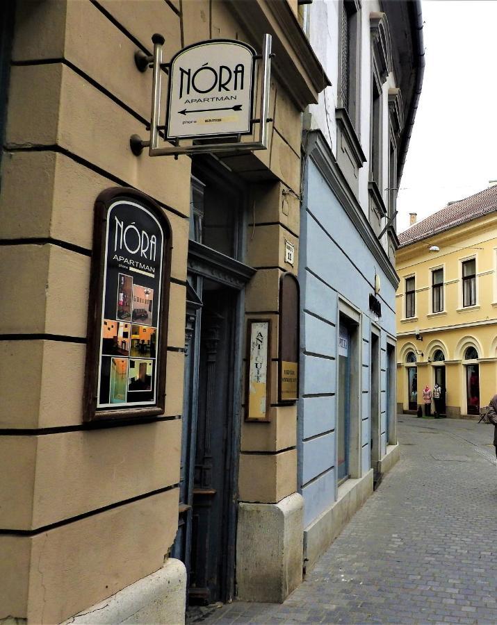 Nora Studio Apartman - Eger Apartment Екстериор снимка
