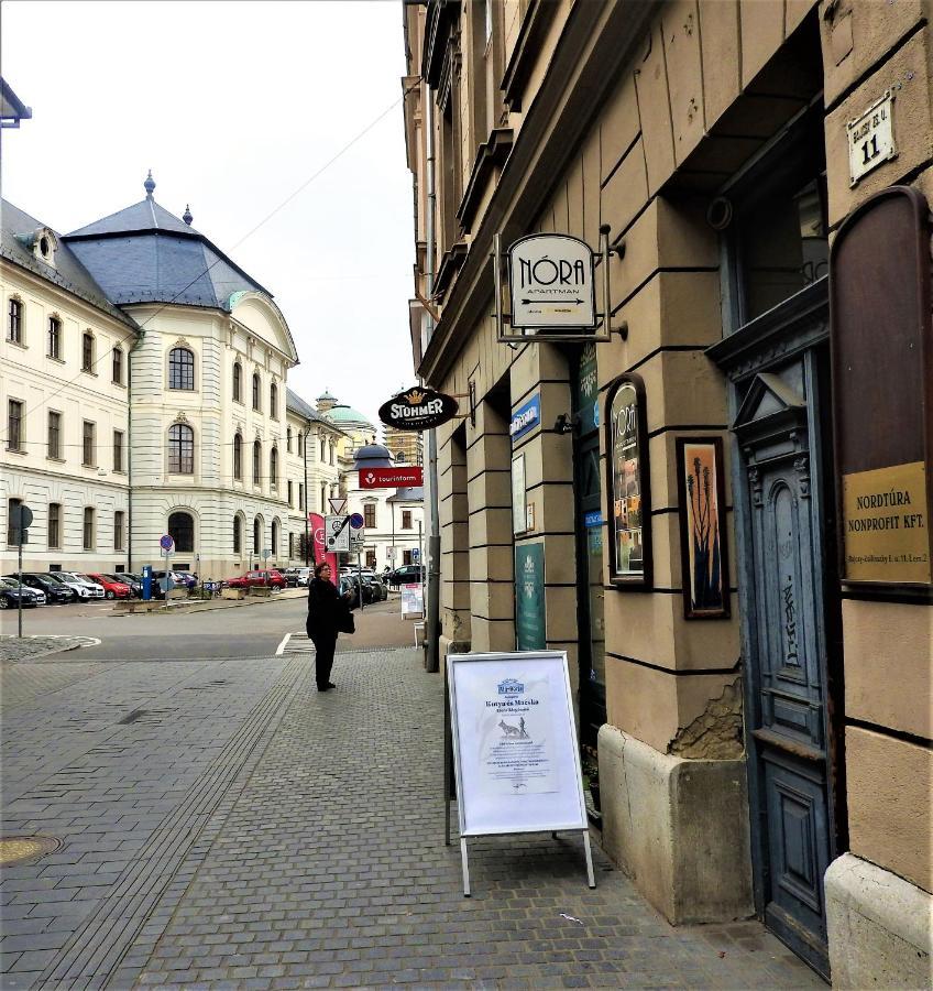 Nora Studio Apartman - Eger Apartment Екстериор снимка