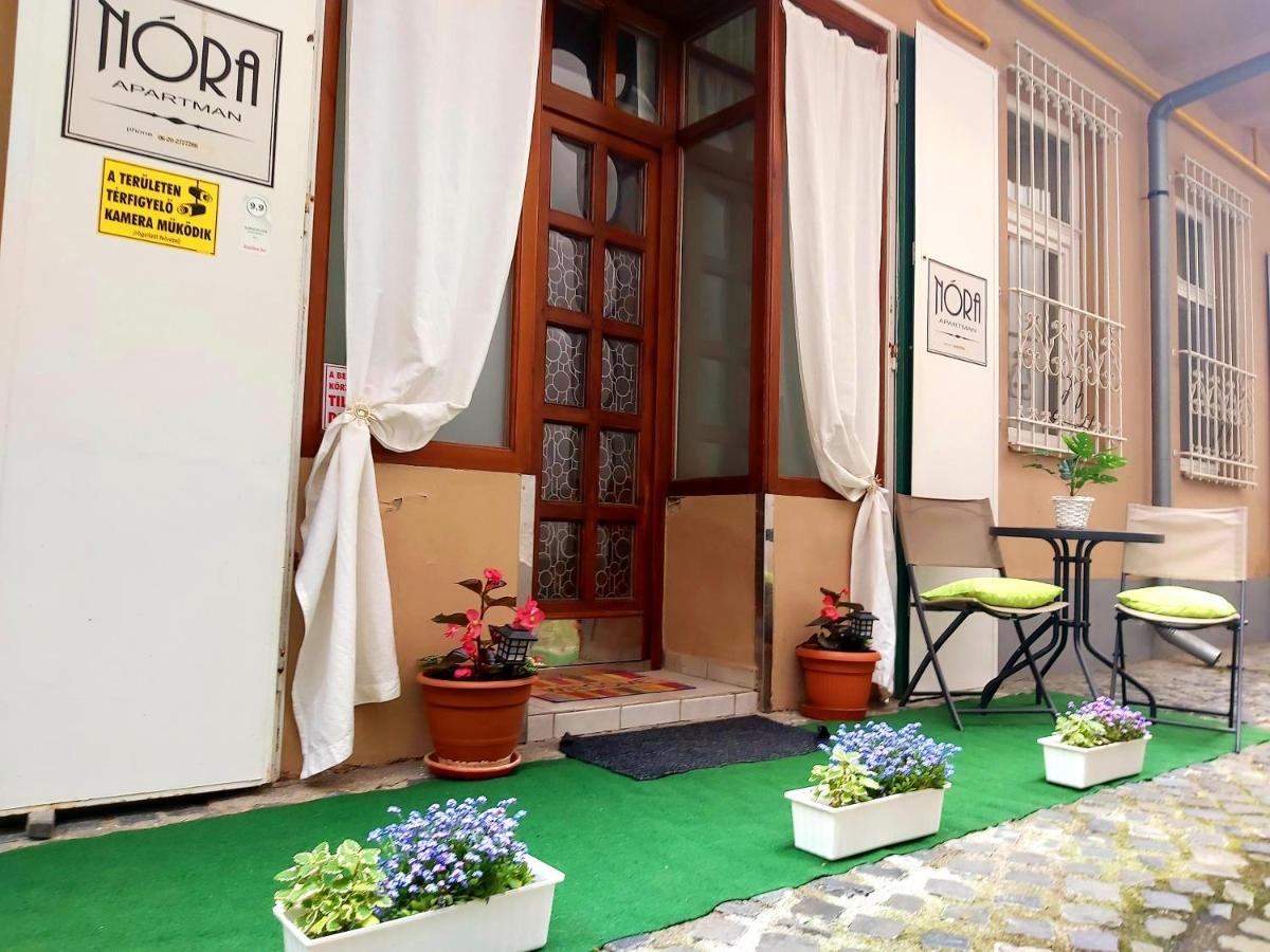 Nora Studio Apartman - Eger Apartment Екстериор снимка
